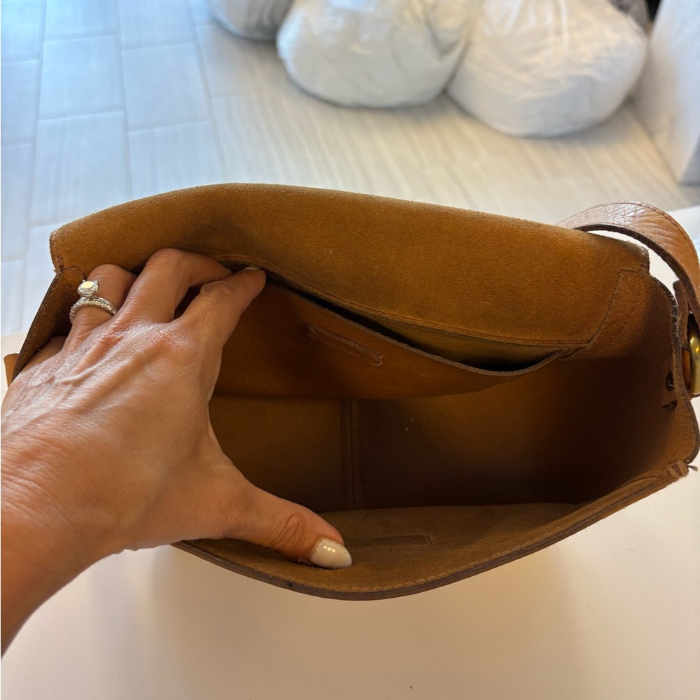 Madewell Tan Distressed Leather Crossbody Bag - Picture 10 of 13